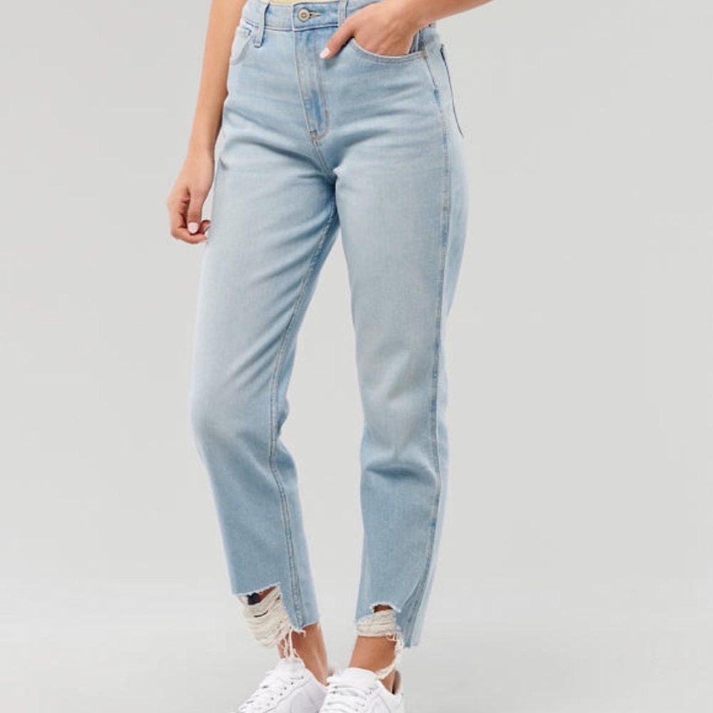 HOLLISTER Vintage High-Rise Light Mom Jeans